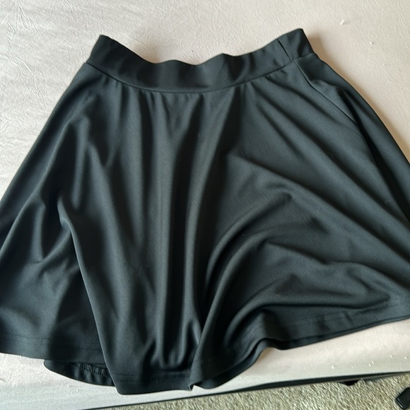 Amazon Black Skater Skirt - Picture 4 of 4